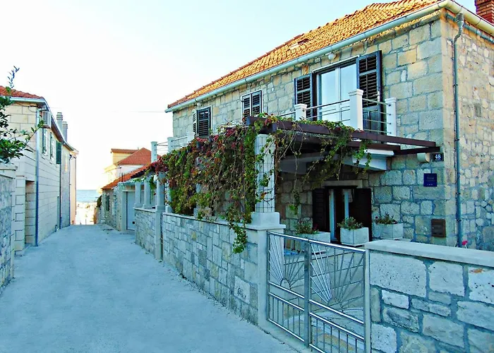 Spacious 50 M From The Постира