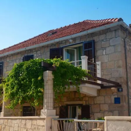 Spacious Apartment 50 M From The Beach *