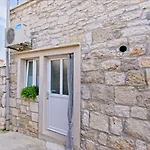 Spacious 50 M From The Daire *