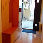 Spacious 50 M From The Daire