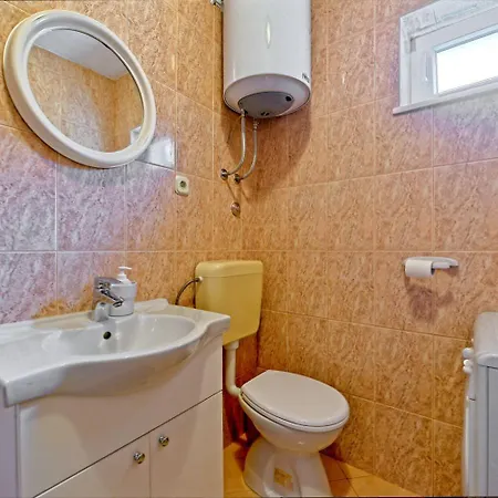 Spacious Apartment 50 M From The Beach Lägenhet Postira