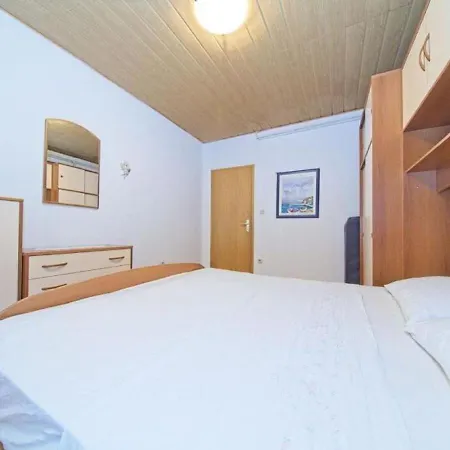 Spacious Apartment 50 M From The Beach